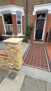 Transformation of a front garden in Twickenham, London... the process…

We laid a new Victorian path with bullnose steps, built a double skinned brick wall and laid a patio for the front garden of this Victorian house in Twickenham. 
.
.
.
#victorianpath #frontgarden #victorianhouse