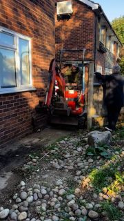 Day one on site in Twickenham, London. Two gardens to transform either side of the house.
.
.
.
#twickenham #landscaping #londonlandscaping
