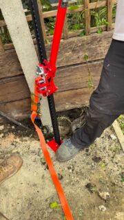 Working smarter, not harder! The farm jack is the single most useful £100 we’ve spent! Get a decent ratchet strap too and you’re away! 

I was sceptical seeing videos of it being used online with easy extractions on soil but trust me the current job we are on is a concrete jungle and this works stupidly well! The secrets out! Go get yours…we got ours from @machinemartuk