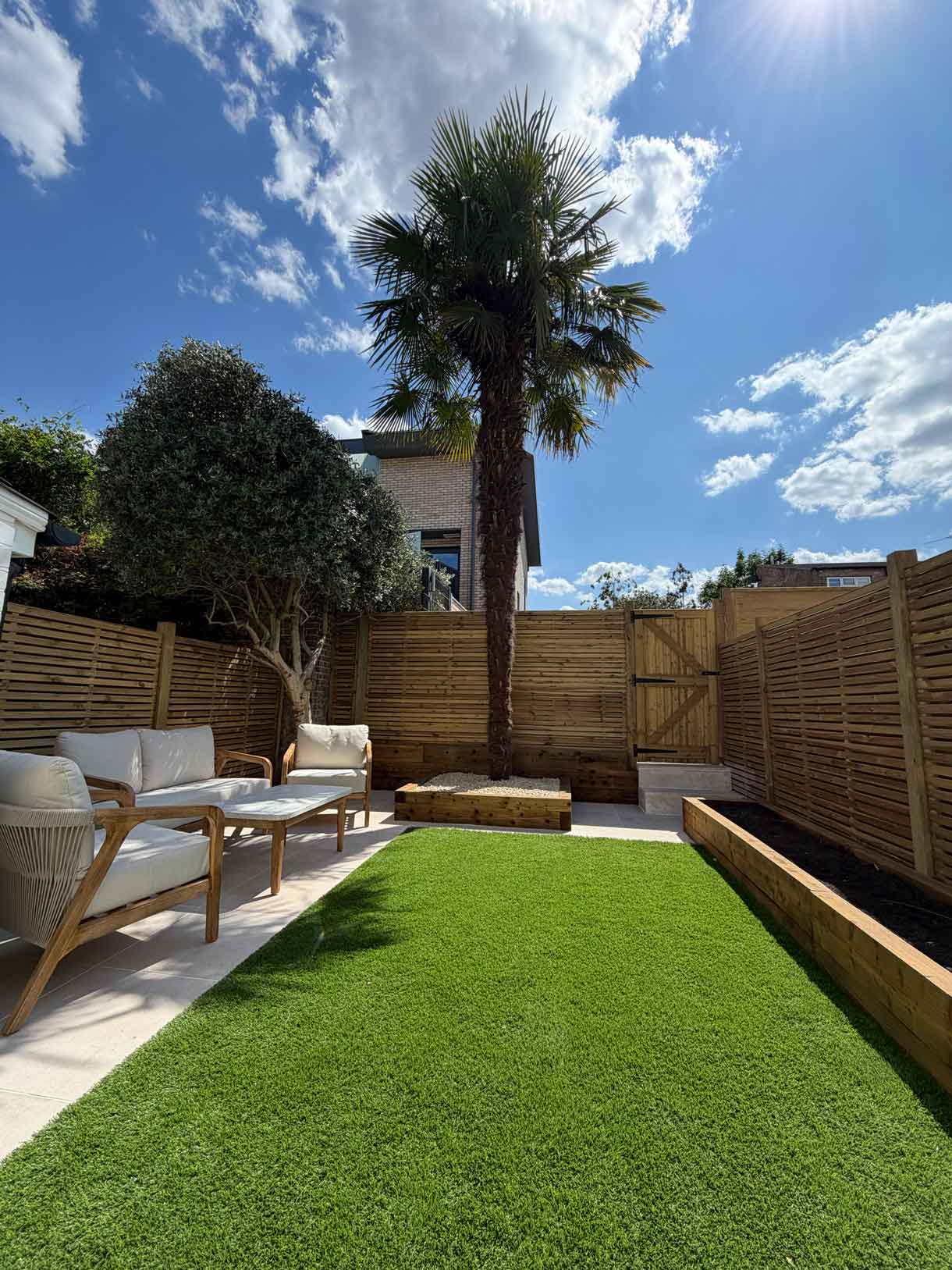 Courtyard garden in Battersea.