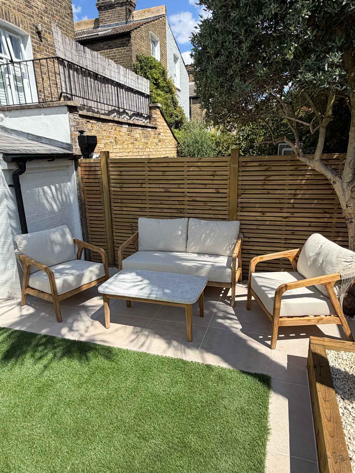 Courtyard garden in Battersea.